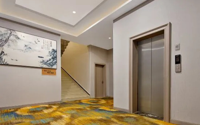 Jingfeng Hotel (Chongqing West Railway Station Southwest Hospital)