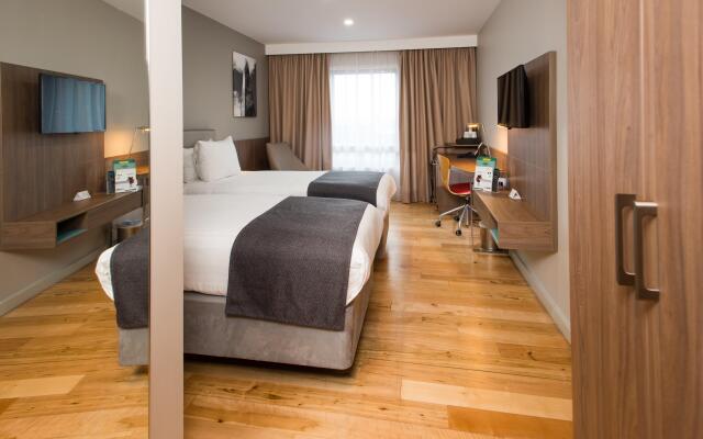 Holiday Inn London - West, an IHG Hotel