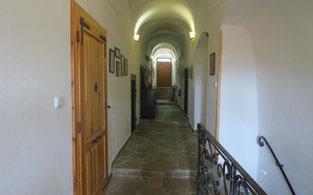 9.Autentico