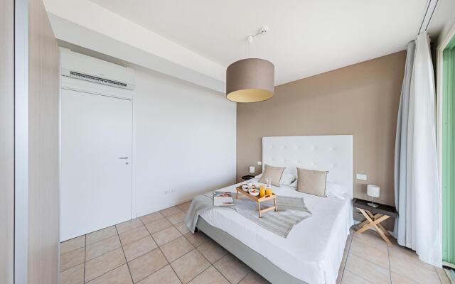 Residenza Miralago With Pool - Two-bedroom With Terrace