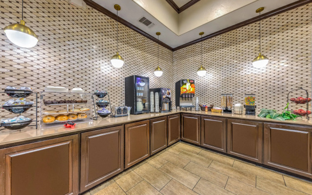 La Quinta Inn & Suites by Wyndham Marble Falls