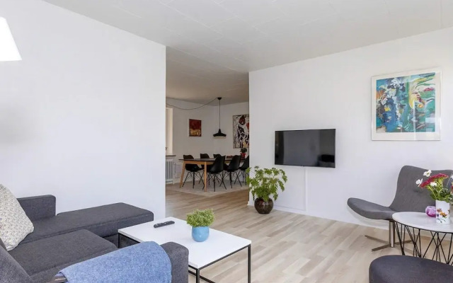 6 Person Holiday Home in Skals