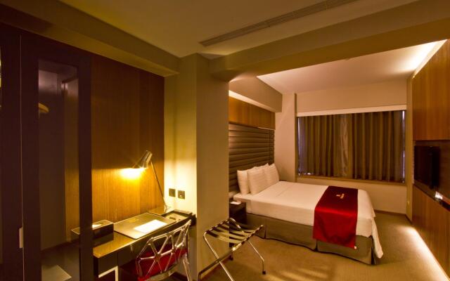 Newful Hotel