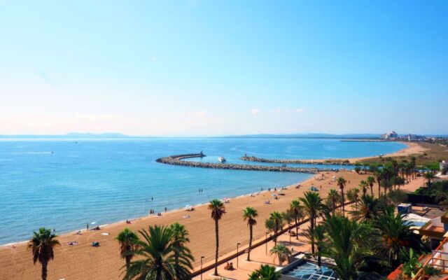 Roses Holiday Center 37940