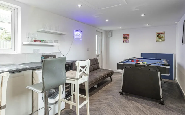 Clydfan, No 1 Trearddur Road