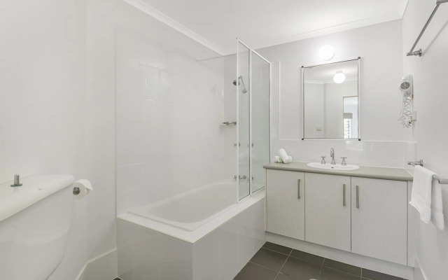 Port Douglas Outrigger Holiday Apartments