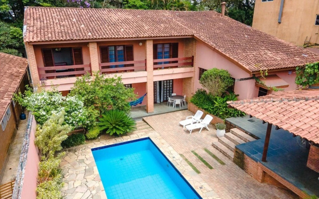 Casa espaçosa na Granja Viana