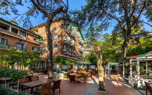 Forest Park Hotel