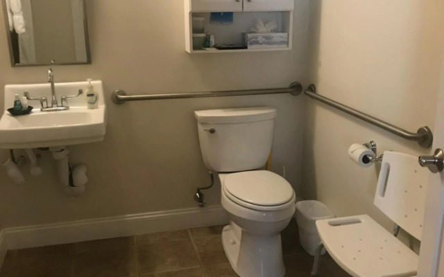 Crescent Suites Hotel