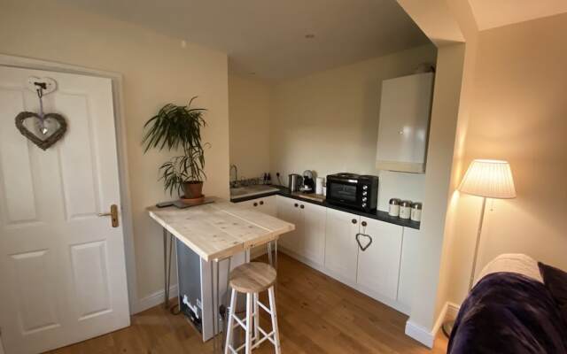 Cosy Stable Conversion Between Sheffield & Leeds