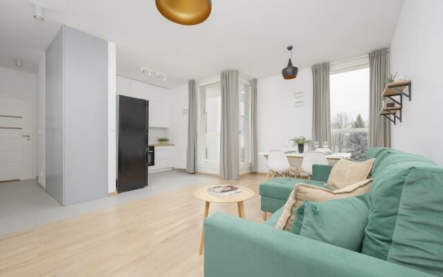 Bobrowiecka Modern Apartment by Renters