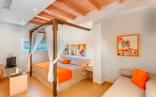 Nissaki Beach Hotel