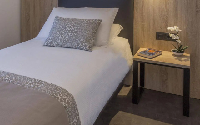 Tourist Hotel