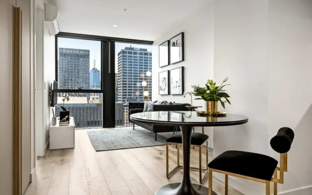 Luxuria Apartments - Collins House