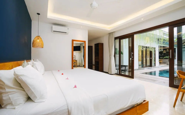 Frangipani Villa Jingga at Berawa