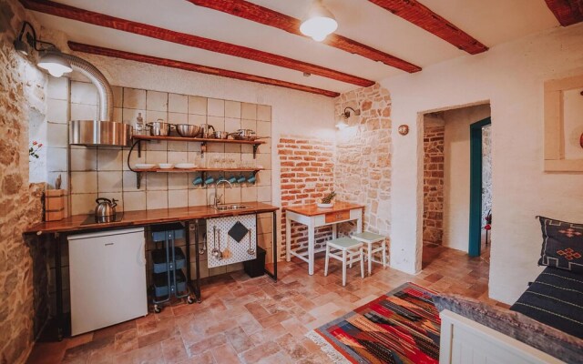 Stunning Home in Preko With 2 Bedrooms and Wifi