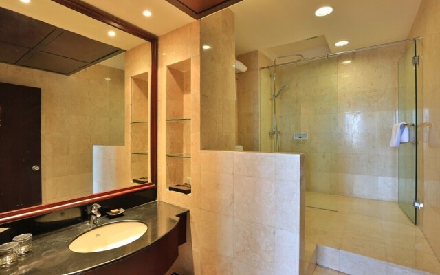 Ritzy Hotel Manado