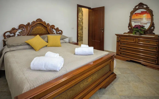 YourHome - Aury House