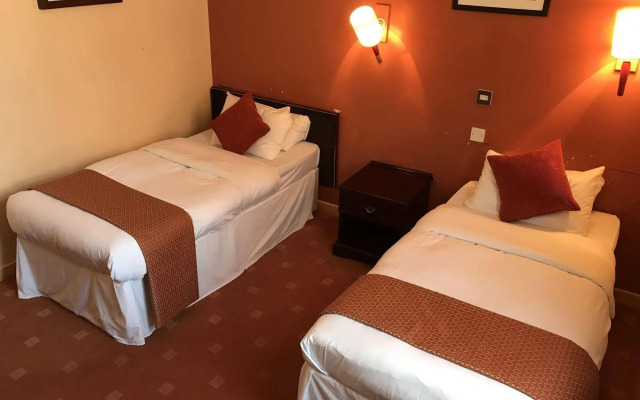 The Royal Victoria & Bull Hotel