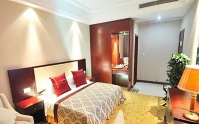 Wuhan Guochuang Chuyuan Donghu Hotel
