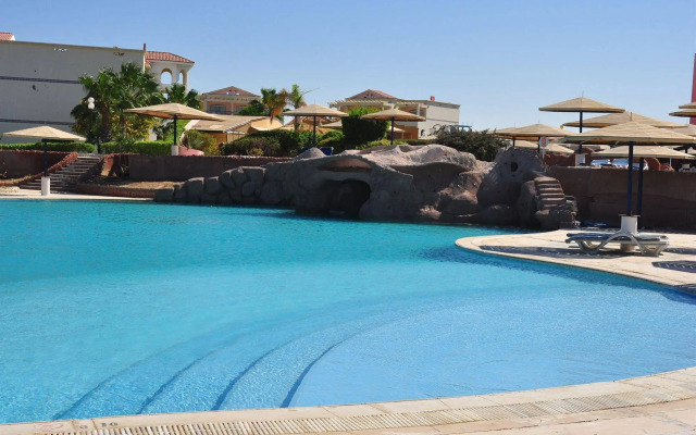 Royal Pharaoh Makadi - Hotel & Resort