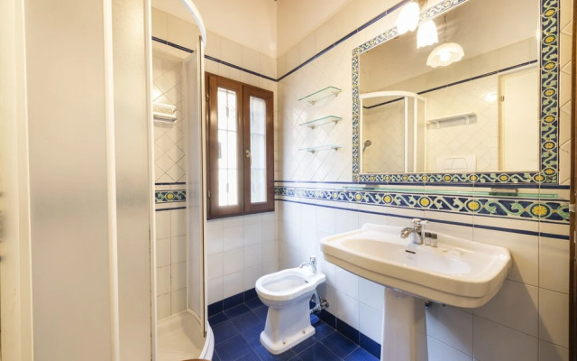 Central Market by Mmega