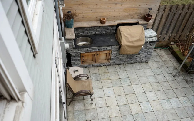 3-Level Bucktown Home - Amazing Outdoors & Parking