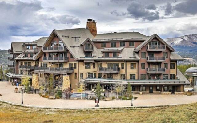 Crystal Peak Lodge 3 Bedroom Ski in, Ski out Slopeside Condo at the Base of Peak 7