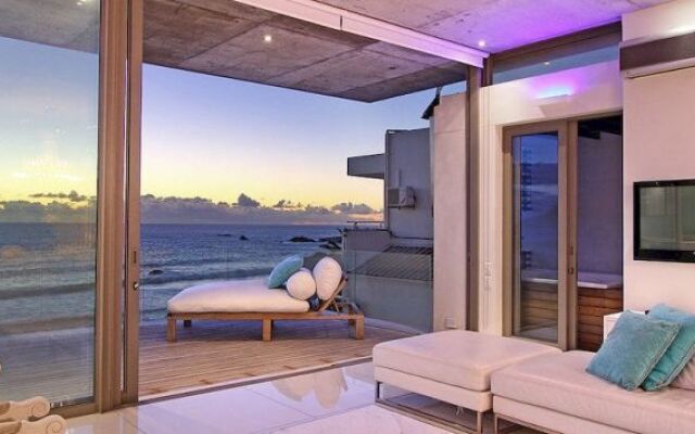 15 Views Penthouse