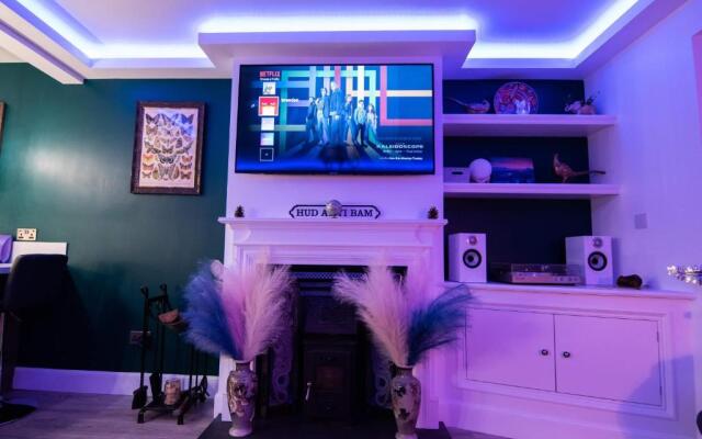 Stunningly Refurbished 1 bed Home on the N/e Coast