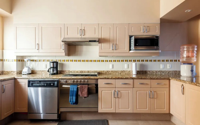 Caracol 37 Luxury Condo