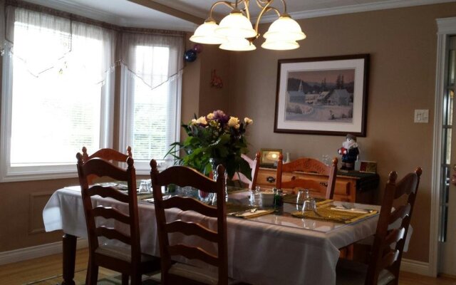 Northwest Lodge Bed & Breakfast