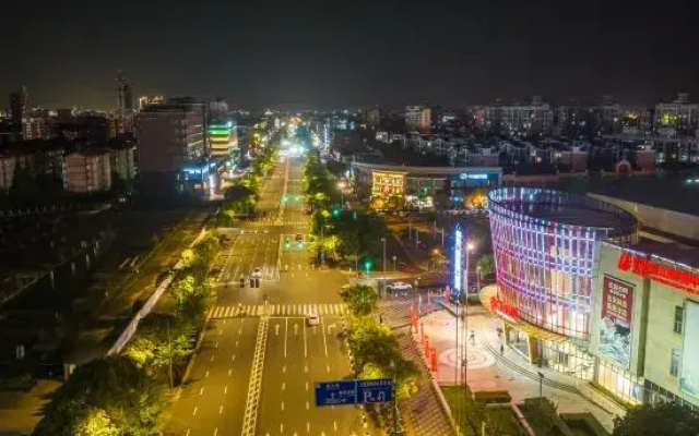 Rest Hotel (Shanghai Jinshan Bailian Shopping Center)