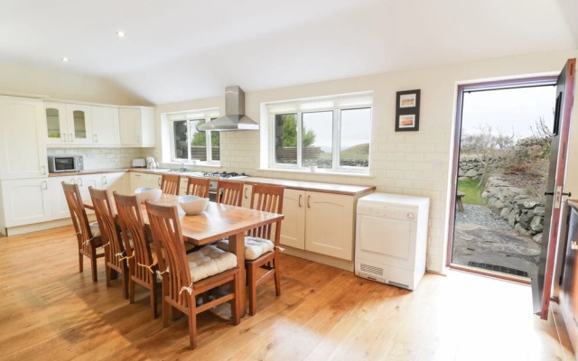 Ty Gwennol at Gilfach Goch