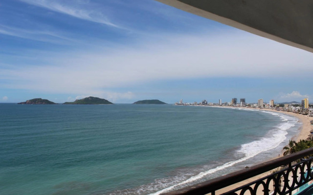 Hotel Playa Marina