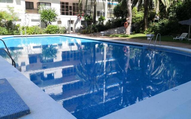 Skol 1A by Completely Marbella