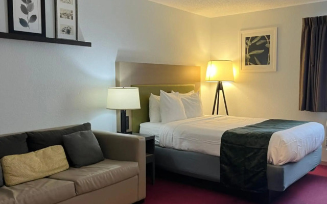 Pictured Rocks Inn & Suites
