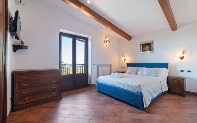 Lovely Holiday Home in Massa Lubrense With Whirlpool