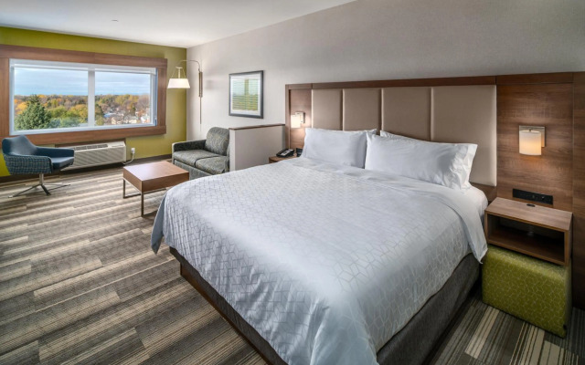 Holiday Inn Express & Suites Brandon by IHG