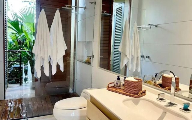 W Charming 5BR Villa in the Heart of Anapoima