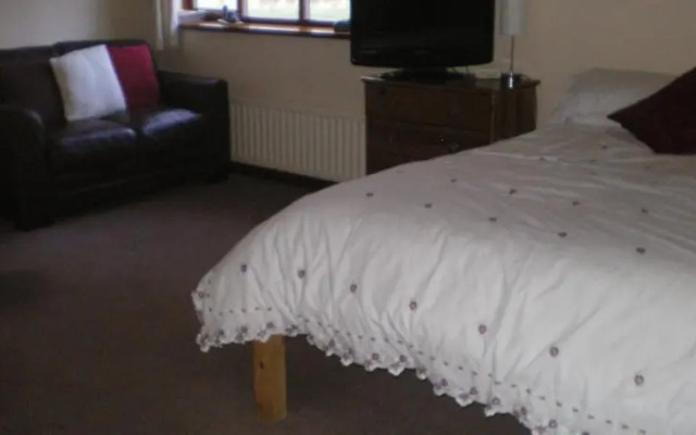 Isles Field Barn Bed and Breakfast