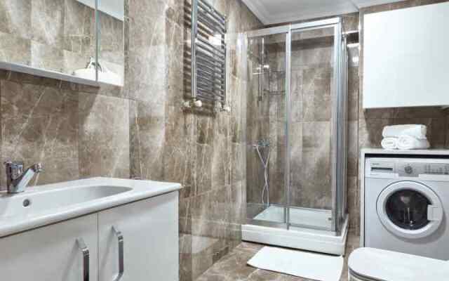 Tarabya Suit