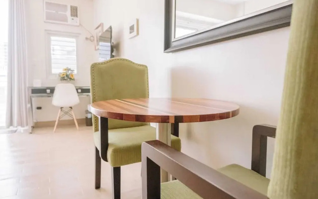 Stunning Cityscape Hideout