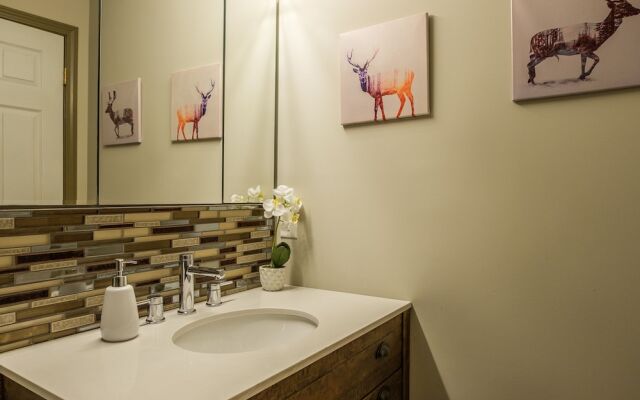 Spacious CLE Apartments by Frontdesk
