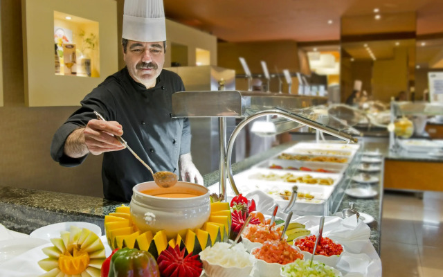 Elba Sara Beach & Golf Resort