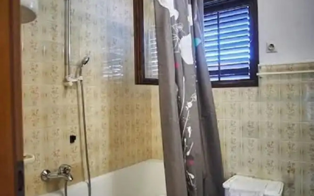 Ivan - Close to the sea - A1