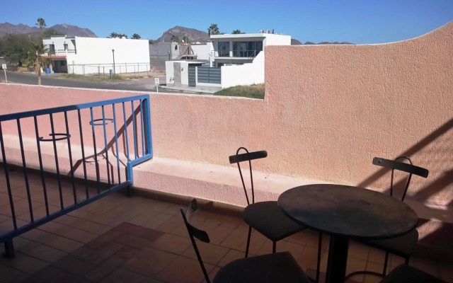 Los Jitos Hotel & Suites