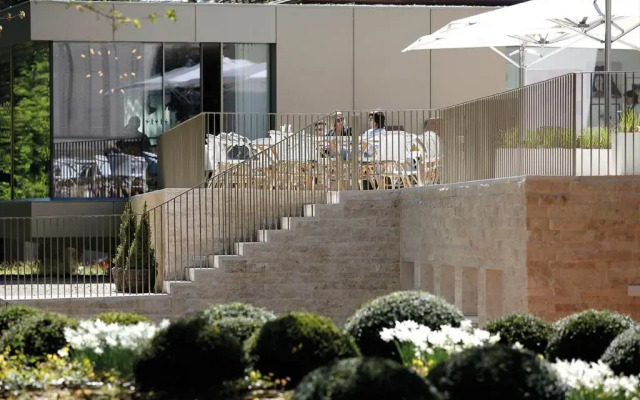 LA Maison Hotel