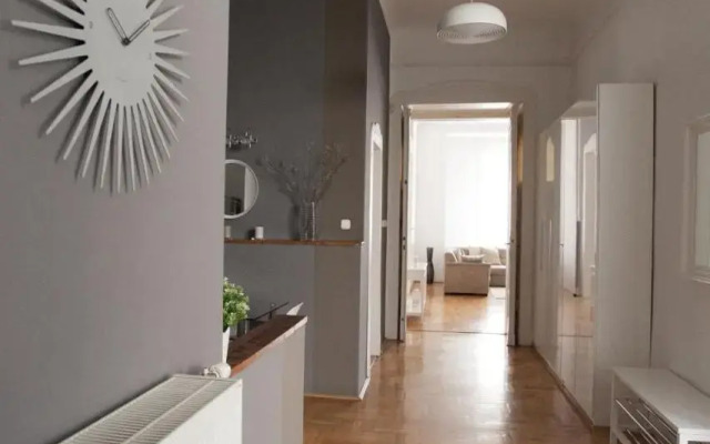 Modernized Condo for 6ppl CENTER