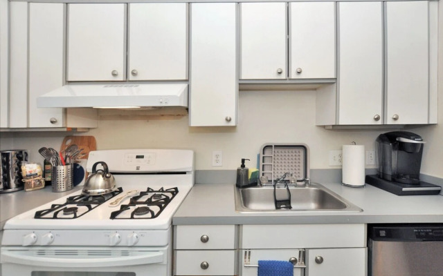 CH6 Beautiful Fully Furnished 2BR King Beds